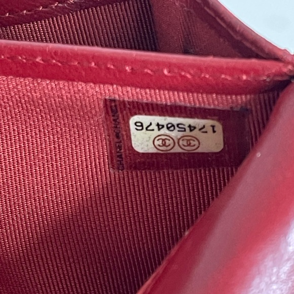 CHANEL Quilted Matelasse Lambskin Wallet - Picture 11 of 11